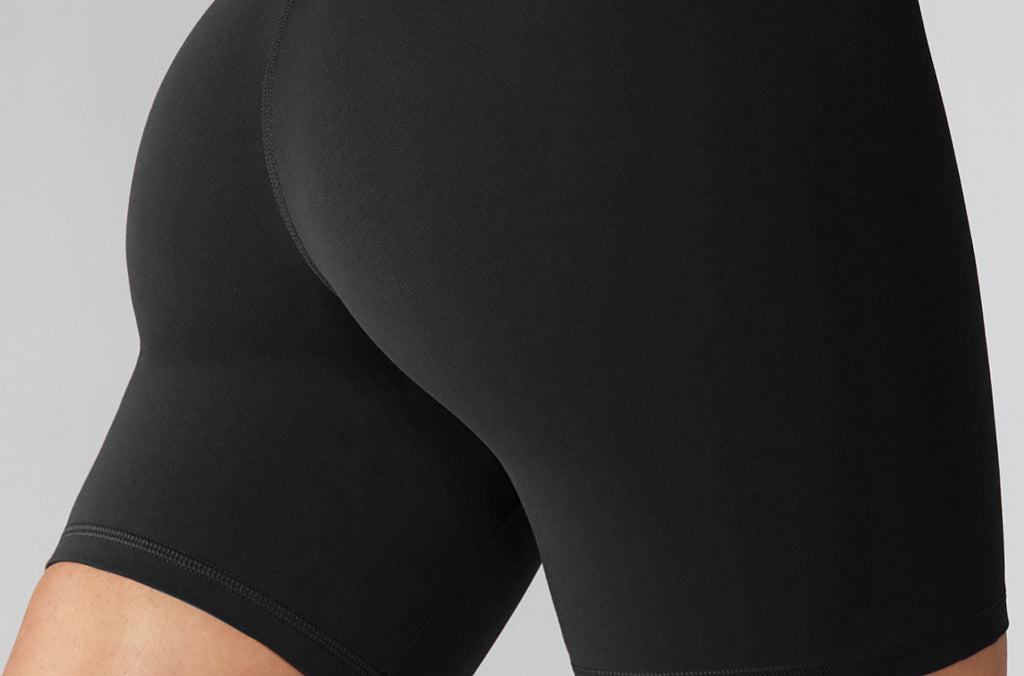 Women's Hugcurve No Front Seam Biker Shorts 6" Black